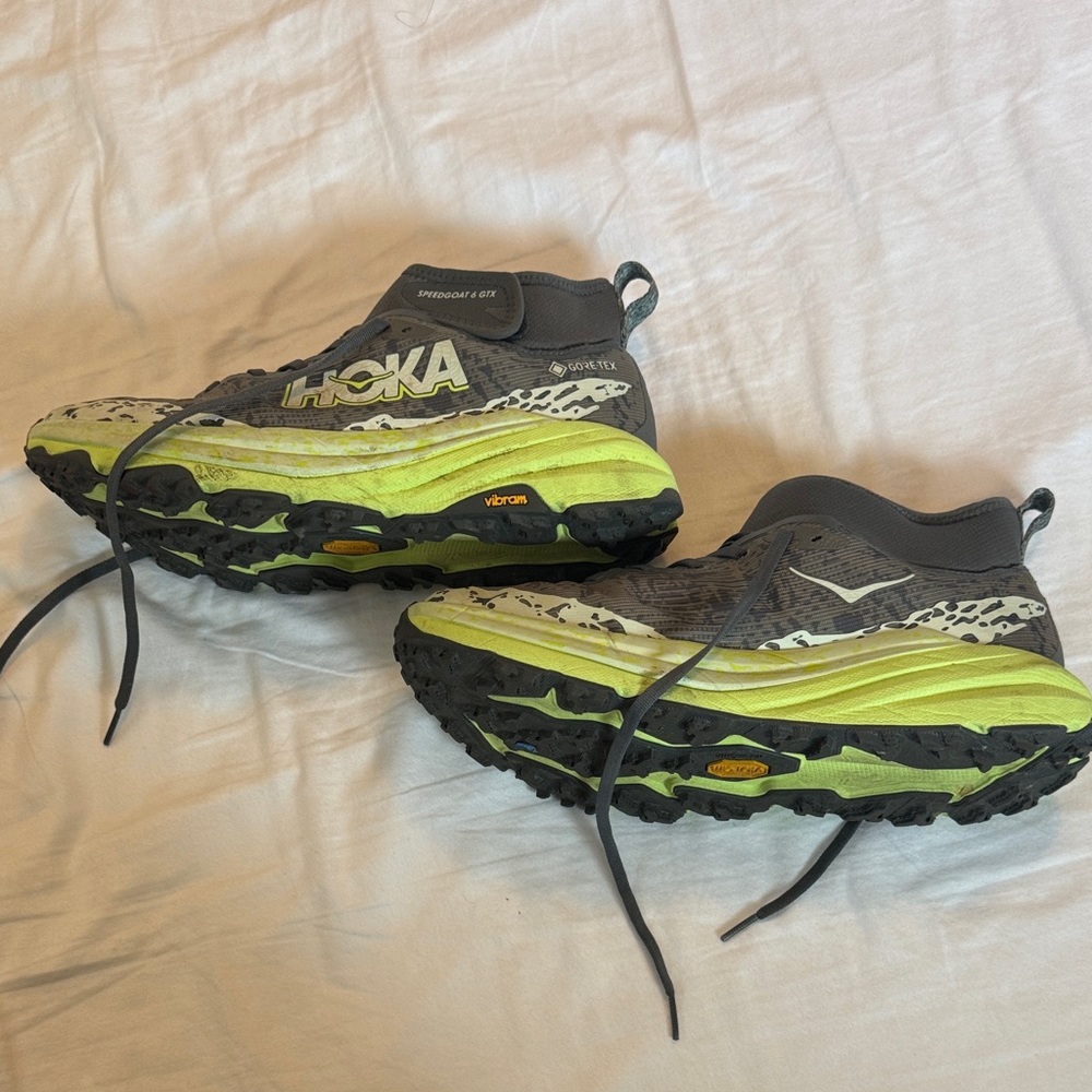 Hoka Men’s Sneakers - Speedgoat 6 GTX size 10D Gray and Lime